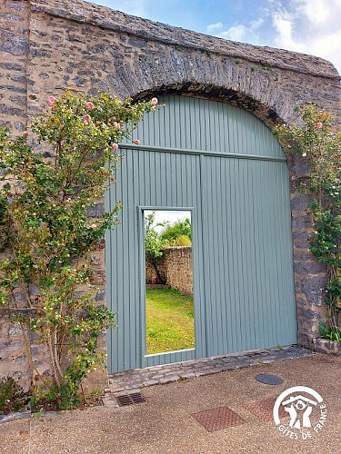 LA PORTE COCHÈRE, 2 CHAMBRES JUSQU'À 4 PERSONNES