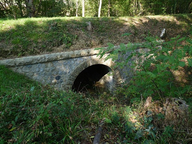 chemin de la ligne lembeye pont