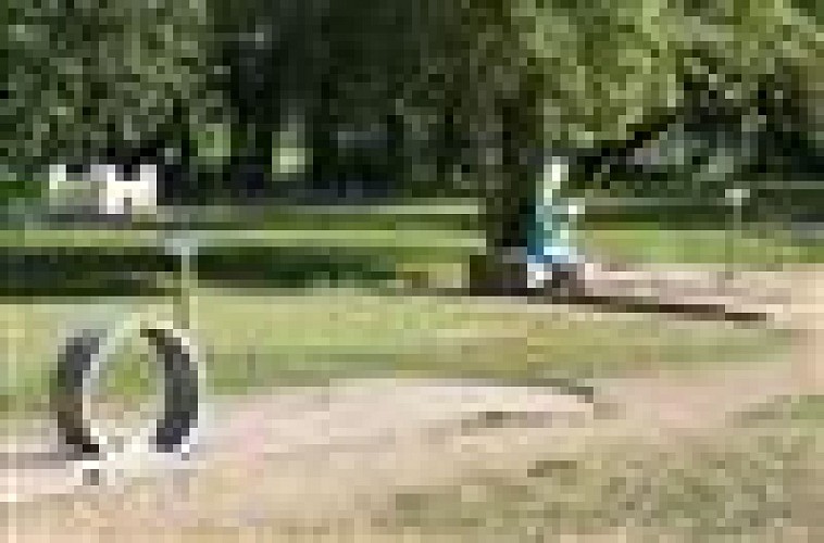 Mini golf loisirs famille activite sportive st martin de sanzay thouarsais