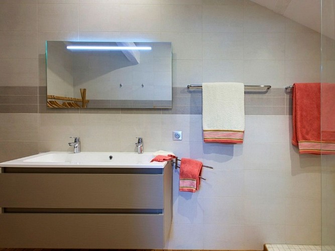 Salle de bains de la Chambre Amiral du Château de Castelneau