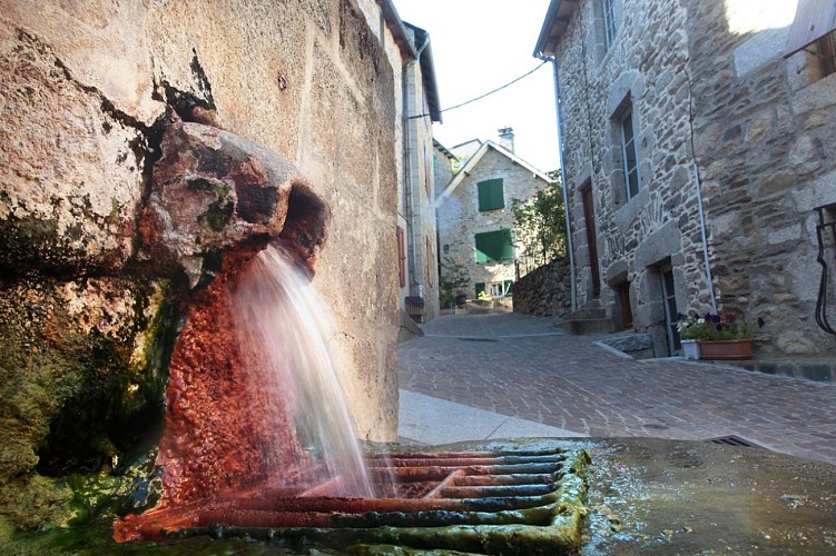 The hot water spring "Source du Par"