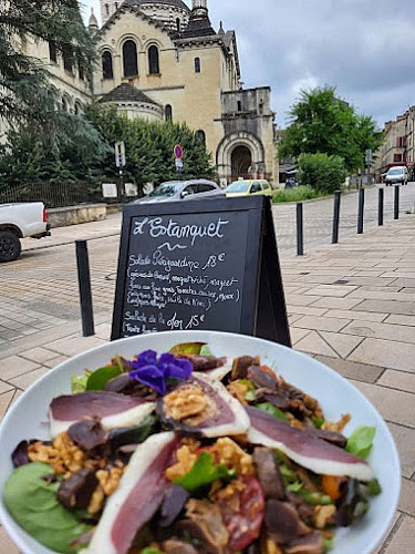 Plat et vue depuis la terasse de l'Estanquet