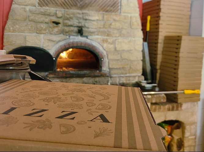 pizzeria-la-napolitaine-four-2_CaenlamerTourisme