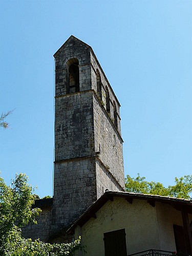 Conne-de-Labarde_église_clocher-peigne_(1)