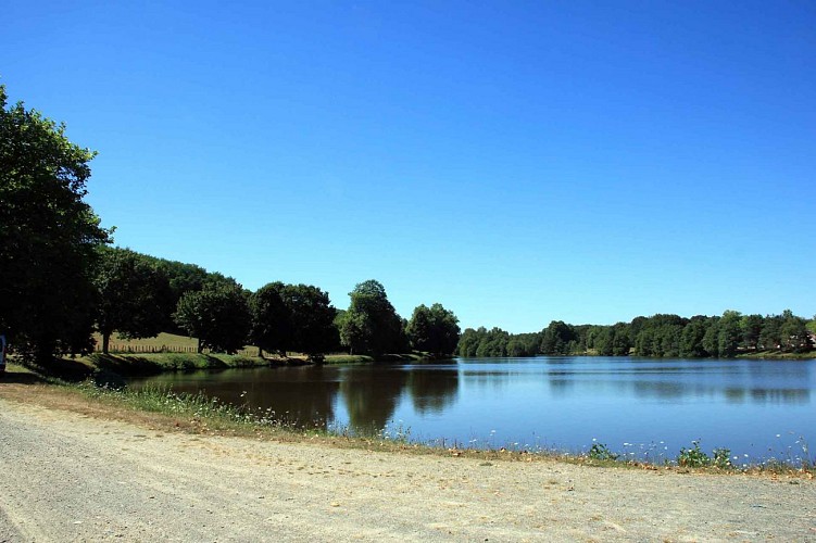 Plan d'eau de Ladignac le long_2