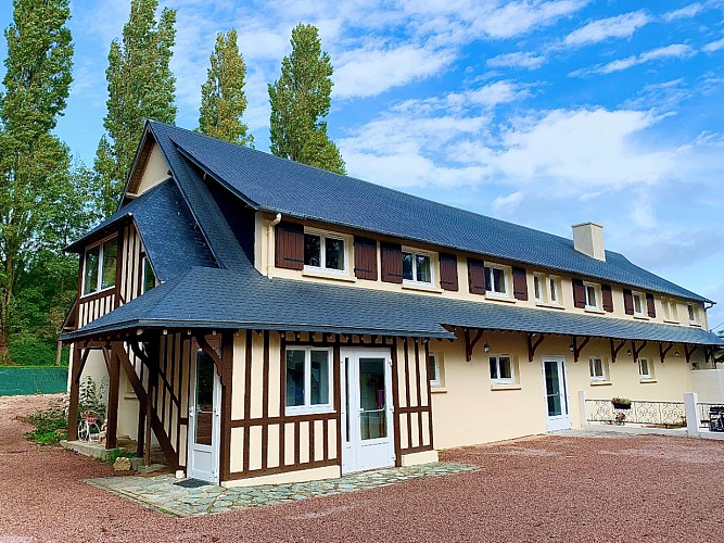 Domaine du Moulin du Pré - extérieur salle de réception