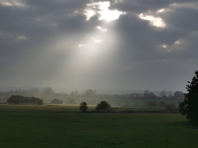 Puit-de-luimière-sur-le-marais