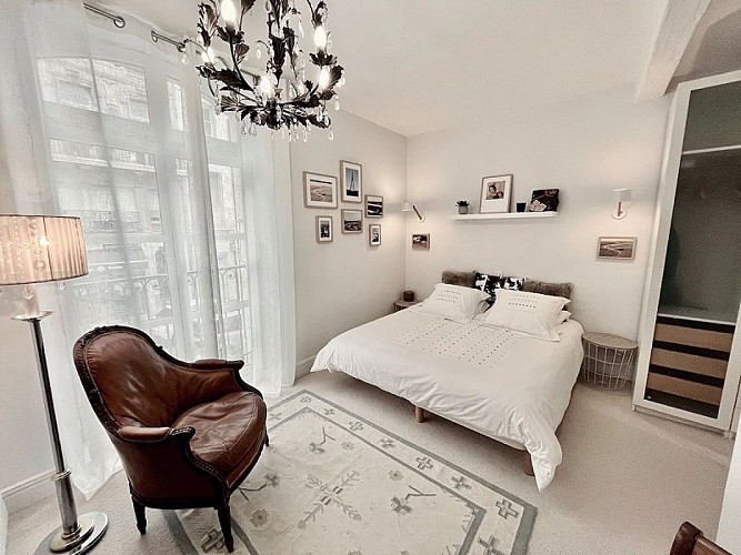 a0bdfd85-6ae9-47dc-8a7e-a83be9e73a87