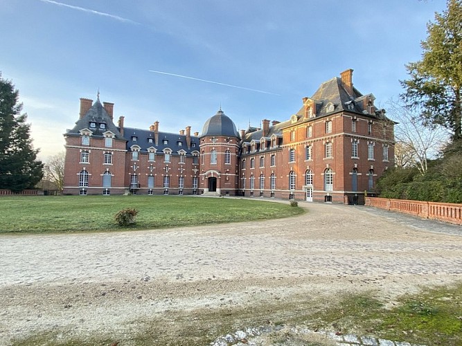 HLO-CH-La vie de chateau Rivaulde Salbris - vue extérieure chateau 2