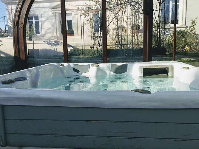 villa_castalie_jacuzzi
