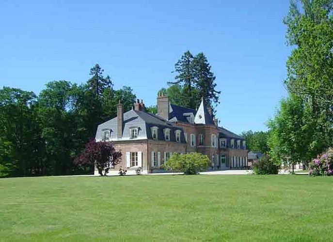 Domaine-des-Fontaines-Nouan-le-Fuzelier-1