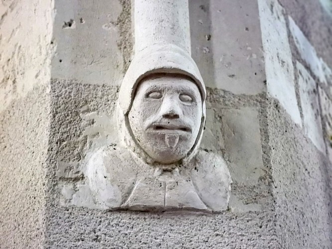 sologne-prunier-eglise-chapiteau-sculpte