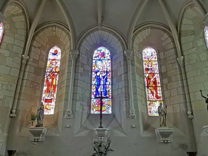 sologne-prunier-eglise-chevet-vitraux
