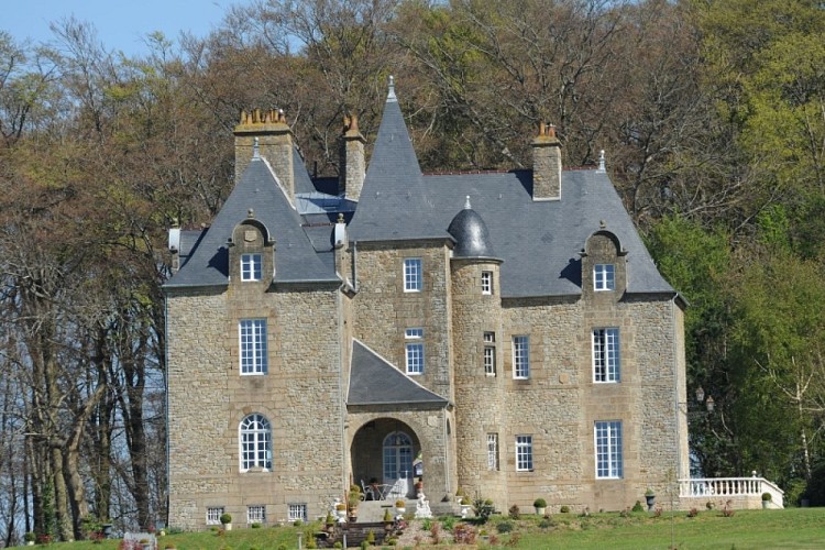 Château de Montbrault