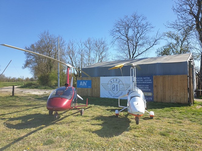 Ecole de Pilotage dans l'Ain - Avion et Autogyre Ultra Leger - Initiations et formations de pilotes - REGION ARA -