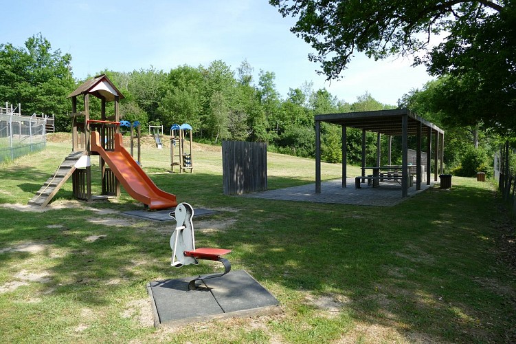 Aire de jeux et de pique-nique Coux