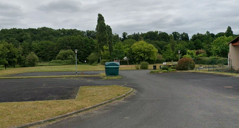 Aire de pique-nique - Ancienne voie ferrée de Lussac-Les-Châteaux