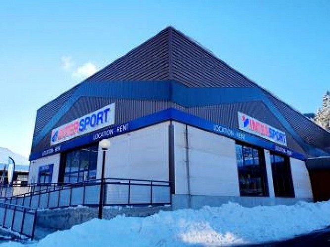 Intersport Samoëns - Parking Carrefour Market