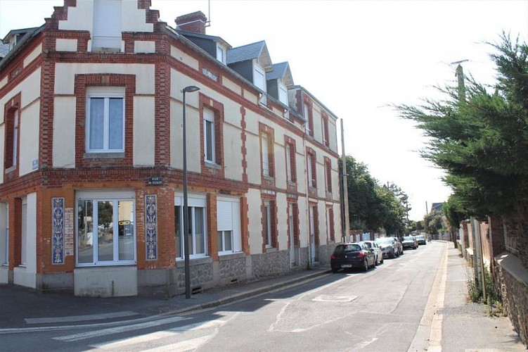 saint-pair-sur-mer-meuble-chez-tony-0