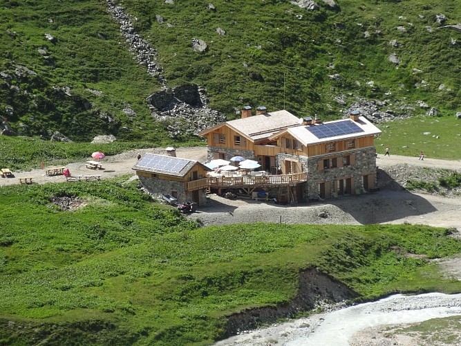 Restaurant at the Refuge du Saut