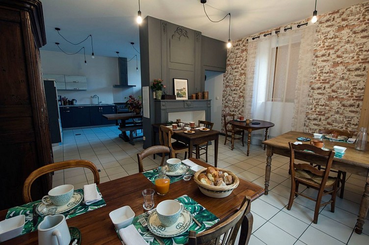 Maison La Tourelle - salle petit-déjeuner