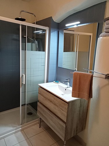 Salle d'eau "les Cerisiers"