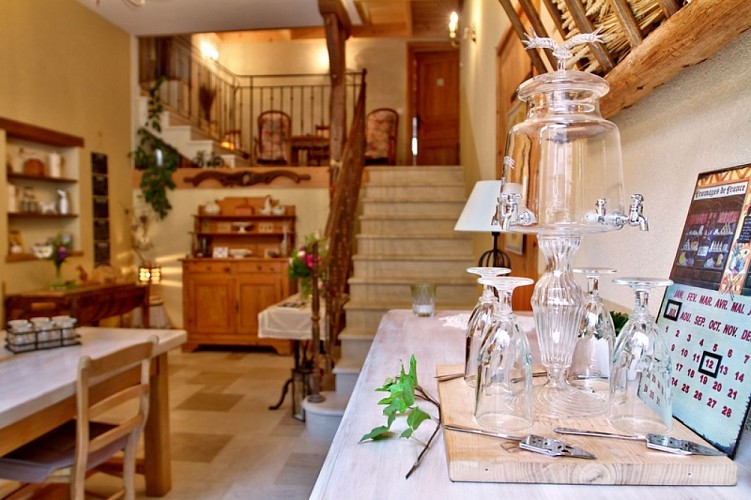 LA GRANGE DU HÉRISSON salle à manger et mezzanine_2