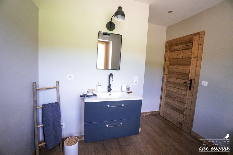 La Grange aux Oiseaux-salle de bain 1