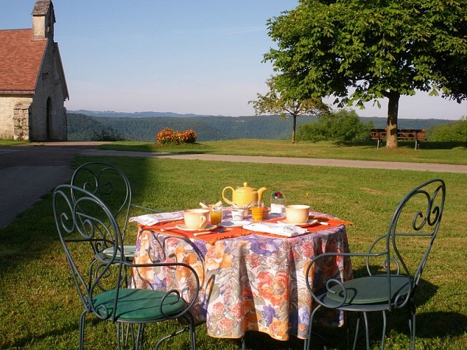 Petit déjeuner en plein air