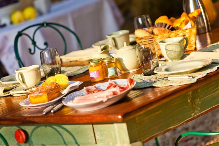 CHAMBRES D'HÔTES - À L'OMBRE DU CHÂTEAU_7