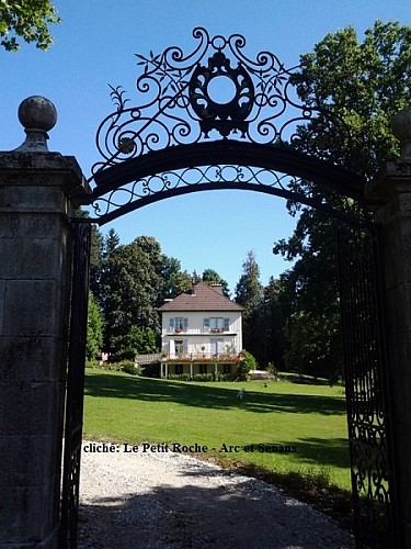 CHAMBRES D'HÔTES - LE PETIT ROCHE_3