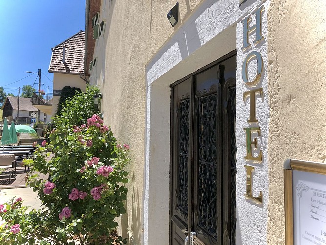 Hôtel D'Artiste à Pierrefontaine-Les-Varans