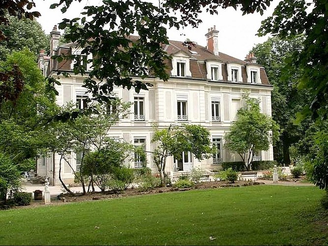 HÔTEL - CHÂTEAU DE LA DAME BLANCHE_1