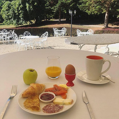 HÔTEL - CHÂTEAU DE LA DAME BLANCHE_5