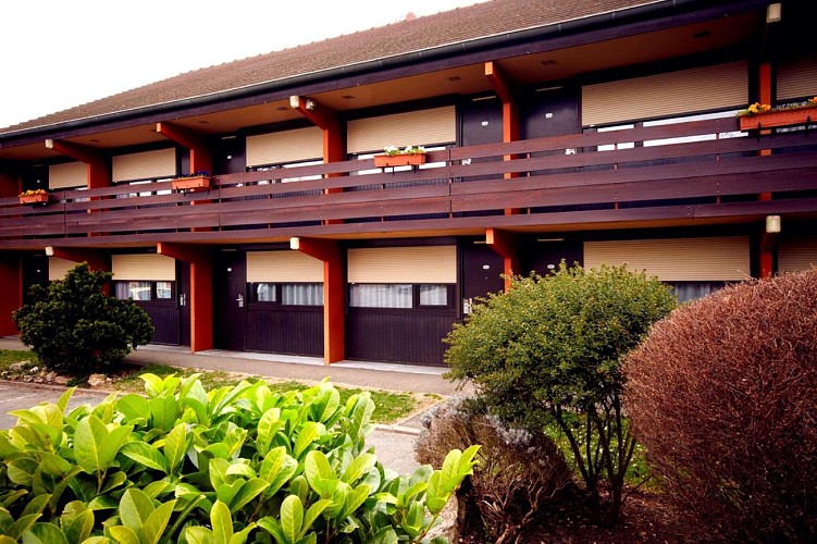 HÔTEL - CAMPANILE BESANCON OUEST – CHATEAUFARINE_1