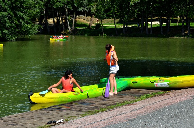 Canoë sur le lac