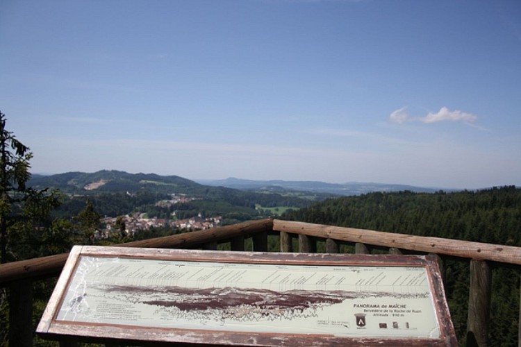 BELVEDERE LA ROCHE DE RUAN_1