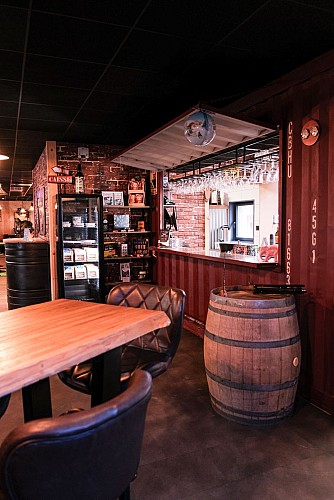 Bar L'Alambik &amp; La Kave By Donat