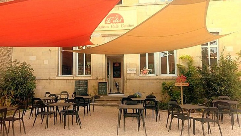 Terrasse de devant de l'ilôt