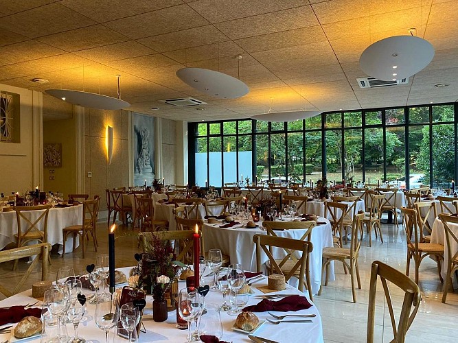 Un moment délicieux au milieu d’une verrière...