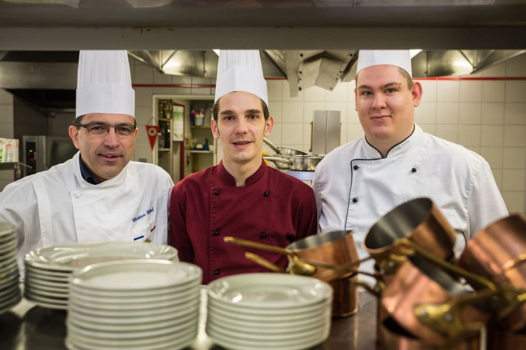 LE CARRE GOURMAND (RESTAURANT B&amp;B HÔTEL MONTBÉLIARD-SOCHAUX )
