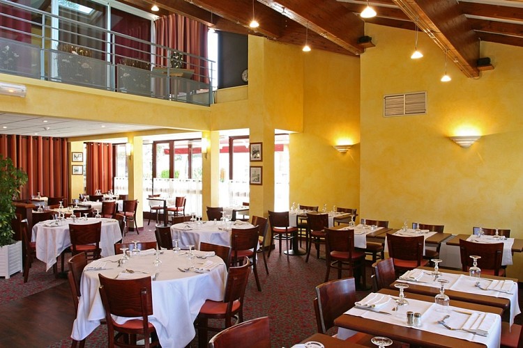 RESTAURANT - IBIS_2