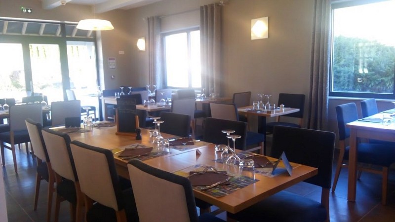 RESTAURANT - AUBERGE DU CHÂTEAU DE JOUX_4