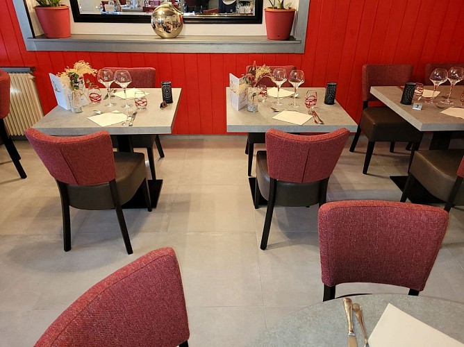 Au coin du Bois intérieur salle restaurant 