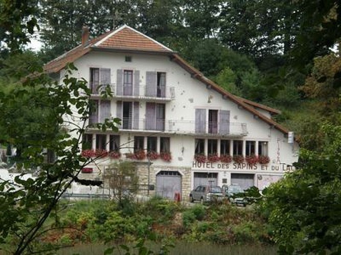 HÔTEL-RESTAURANT DES SAPINS ET DU LAC_1