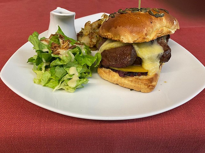 RESTAURANT - AUBERGE DE LA COMBE GEAY_3