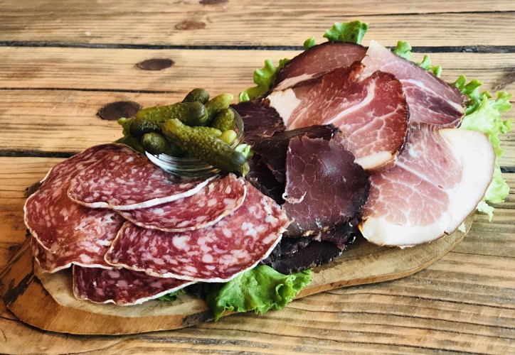Planche de charcuterie régionale