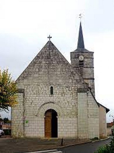01-eglise face Nueil-sous-Faye_Guide secteur_2023