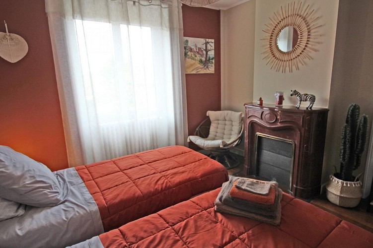 Chambres d'hôtes ô champ communal à Saint Pardoux Le Lac en Haute-Vienne - chambre 3 autre vue_10