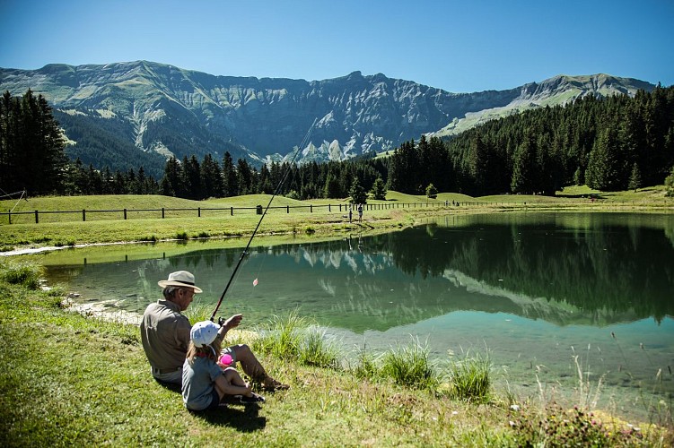 Lago piscatório Javen